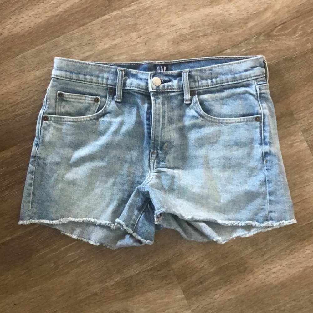 GAP High rise light wash jean shorts